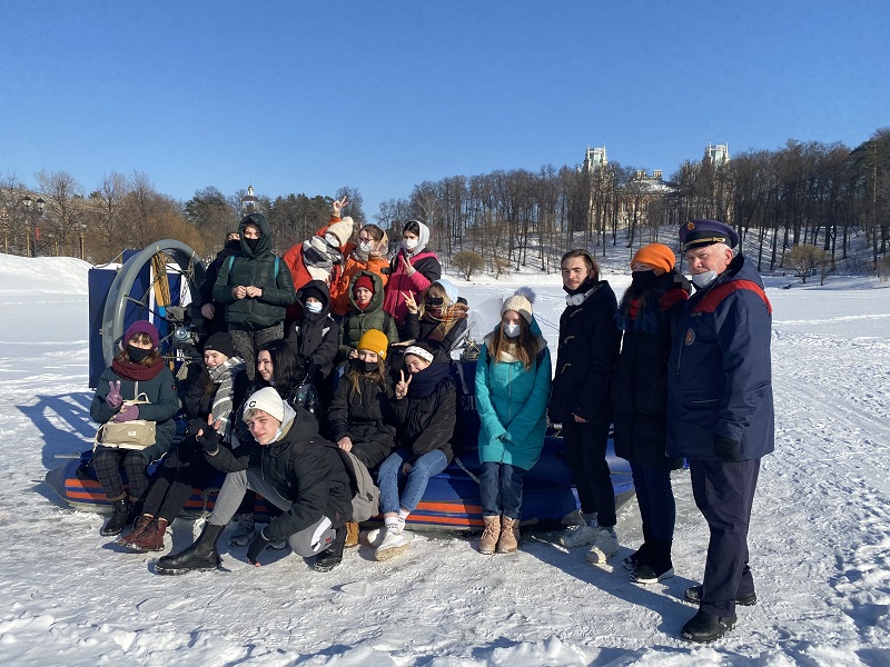 Спасатели напоминают московским школьникам правила поведения на водных объектах