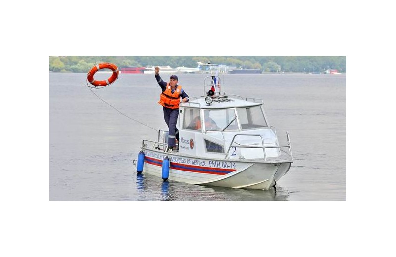 Четырёх человек спасли на водоёмах Москвы в понедельник