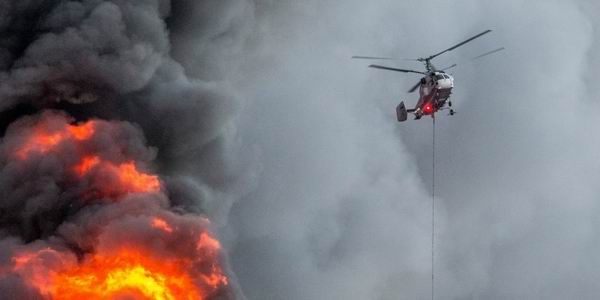 Пилоты Московского авиацентра сбросили около двух тысяч тонн воды на очаги возгораний