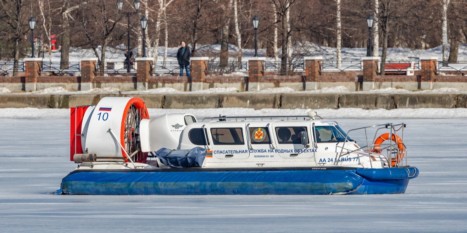 С начала года спасатели оказали помощь 30 пострадавшим на водоемах города