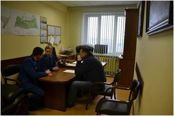 Гагаринская межрайонная прокуратура провела встречу с трудовым коллективом ООО «Фирма Мон-Компани».