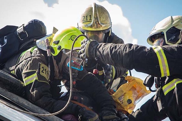 В столице определили лучших пожарных и спасателей, работающих в непригодной для дыхания среде